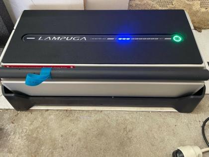 Lampuga Air Electric Surfboard in hellgrau