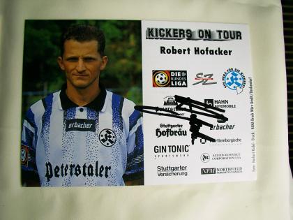 - 2 - Autogramme mit  original Unterschrift  der  Fussballer  von den Stgt. Kick