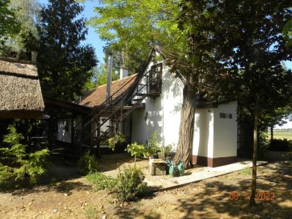 In Ungarn Harkakötöny ein ruhiges,tipisches Bauernhaus inkl. beweglichen Vermoge
