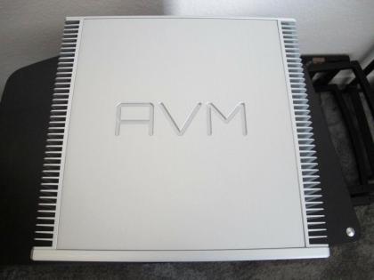 AVM Ovation SA8.2 High End Endstufe in silber Top