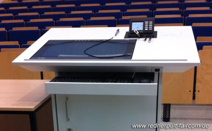 Dozentenpult faircom college