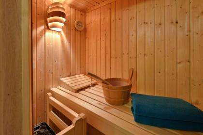 Schwarzwald Haus Enzklösterle mit Sauna, Garten, Kaminofen bis 16 Personen