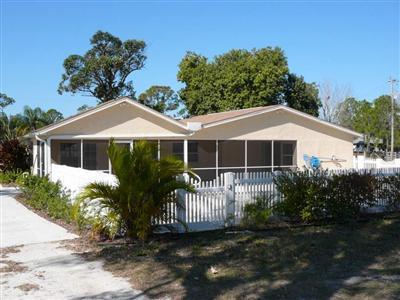 Florida, 2 Haeuser auf 10.000 qm grossem Grundstueck