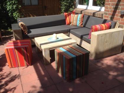 Massive Lounge-Eckbank Berlin aus Bauholz von www.exklusivdutchdesign.de