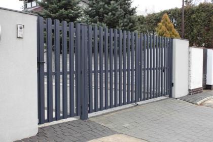 2-Flügelig Einfahrtstor mit Gartentor: 4300 x 1500 mm, Zaunanlage, Toranlage, Ho