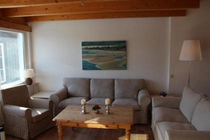 Ostsee-Ferienhaus Das weiße Fischerhaus mit Meerblick, Sauna, Wintergarten und K