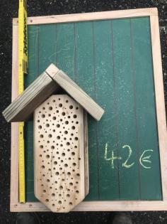 Insektenhotel zu verkaufen (Kein Versand, nur Abholung möglich)