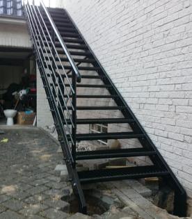 Stahltreppen, Außentreppen, Metalltreppen aus Polen, Gelander, Zaune etc