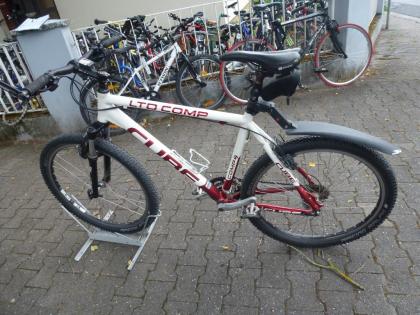 (187) 27 Gang 26 Zoll CUBE Gabel gefedert Magura Öl-Bremsen