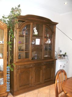 Esszimmerschrank u.v.m.