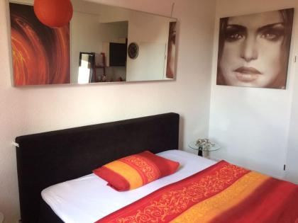 Stundenhotel-Stundenzimmer-Tageszimmer-Seitensprungzimmer-Erotikzimmer-Liebesnes