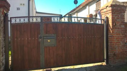 Metalltreppen aus Polen, Metallzaun , zur Terasse, Schmiedeeisenzaun, Tor aus Po