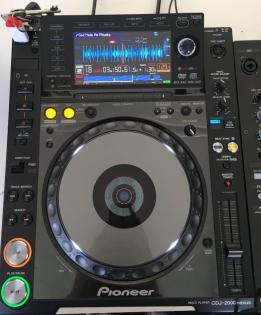 Pioneer CDJ 2021 Nexus kostet  700Euro / Pioneer DJM-2000 Nexus kostet  750 Euro