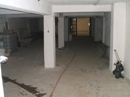 Firmen geeignetes Wohnhaus 250 qm Grundfläche, in Rumänien zu verkaufen.