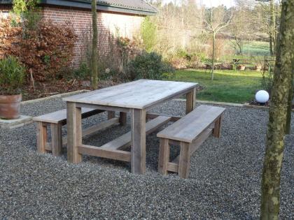 Schöner massiver Bauholz Gartentisch Gera von www.exklusivdutchdesign.de
