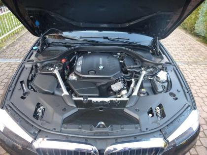 2019  BMW 520 17,800km ( dTouring , Mild-Hybrid, Aut., AHK, Kamera, Leder )