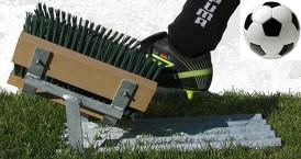 Schuhreiniger & Stiefelreiniger mit farbigen Bürsten und Gitterrost