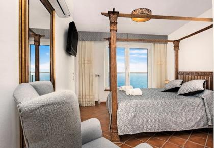 Luxusvilla mit privatem Pool und direktem Meerzugang an der Costa Brava