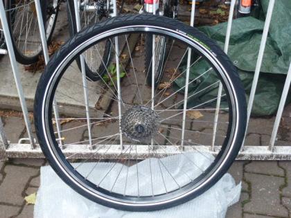 (86) NEU Fahrradfelge 28 Zoll 8 Ritzel Felgenband Schlauch Mantel Schnellverschl