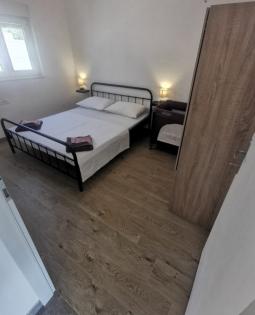 Ferienwohnung am Meer , in Kroatien mit Garten ,Grill ,Pool und Parkplatz
