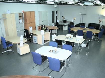 Büromöbel Rhein-Main bei Frankfurt - Ausstellung mit ca. 6000 qm Abhollager