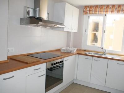 WIFI TRAUMHAFTES NEUBAU APARTMENT MIT POOL UND MEERBLICK FUER 5 PERSONEN