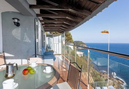 Luxusvilla mit privatem Pool und direktem Meerzugang an der Costa Brava