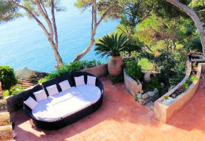 Luxusvilla mit privatem Pool und direktem Meerzugang an der Costa Brava