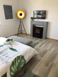 Am Meer  Ferienwohnung mit Terrasse,Whierpool ,Garten,Grill und Parkplatz .