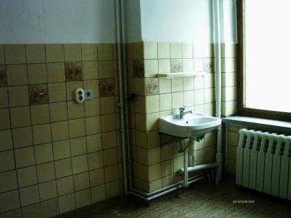 Freistehendes EFHs. mit Ladenlokal, Kundenparkplätze u. gr. Grundstück