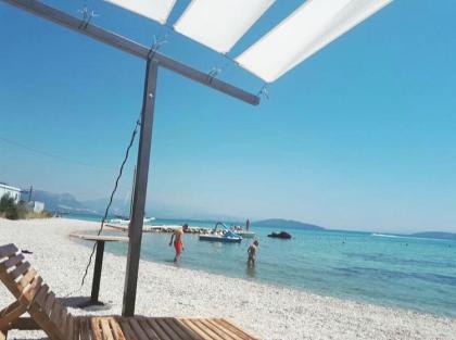 Am Meer  Ferienwohnung mit Terrasse,Whierpool ,Garten,Grill und Parkplatz .