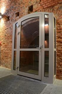 Aluminiumkonstruktionen aus warmem oder kaltem Aluminium YAWAL System