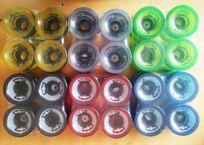Weltneuheit: LED Longboard / Skateboard Rollen v. Streetdevil Super Optik Wheels