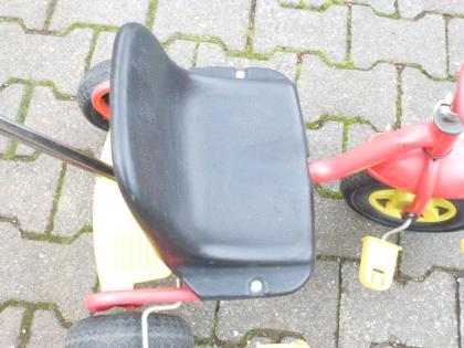 (138) Dreirad KETTLER mit Schiebestange
