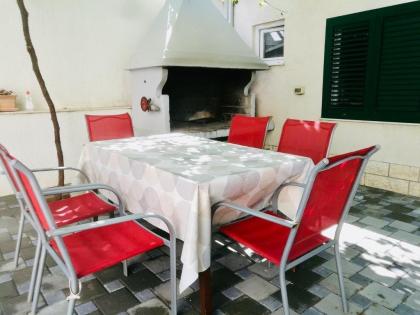 Bungalow in Dalmatien am Meer mit 2 Schlafzimmer nur 250 m zum Strand!!!