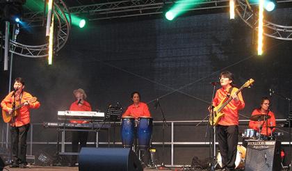 Karibischer Musik mit der Latino Band Leyenda Latina