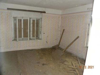 In Ungarn Kelebiia ein renovierungsbedürftiges Bauernhaus biilig zu verkaufen