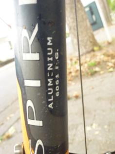 ( 234) 27 Gang 26 Zoll Gabel gefedert HAI BIKE Rahmen ALU RH 46
