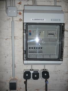 Elektromonteur installiert, saniert, prüft gemäß BGV A3 usw.