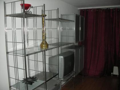 Vermiete neu renoviertes Zimmer in Köln Junkersdorf direkt hinterm Stadion!!