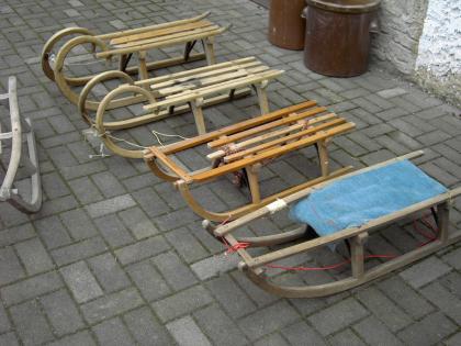 Rodelschlitten 5 Stück, guter Zustand, auch einzeln