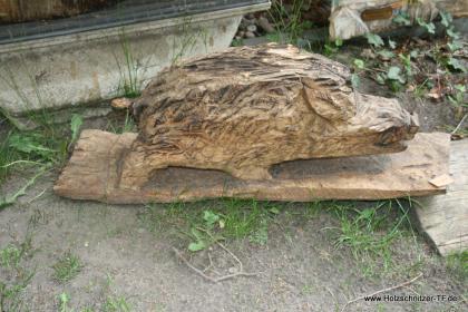 Kunst mit Kettensäge!  Eine Holzfigur vielleicht für Sie?!