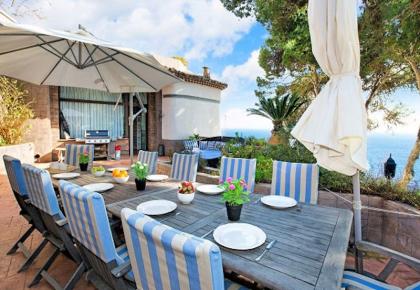 Luxusvilla mit privatem Pool und direktem Meerzugang an der Costa Brava