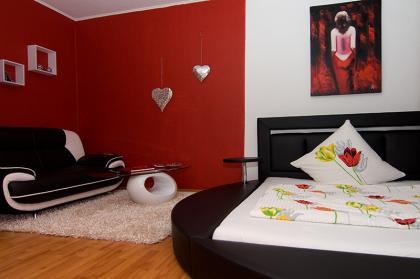 Stundenhotel-Stundenzimmer-Tageszimmer-Seitensprungzimmer-Erotikzimmer-Liebesnes
