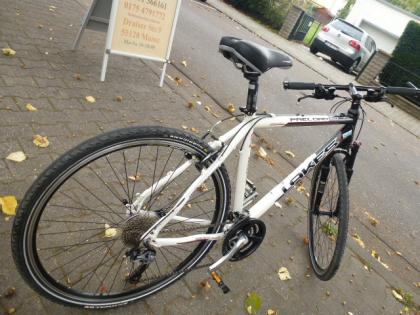 (218) 24 Gang LAKES 28 Zoll Rh 53 Gabel gefedert sehr leicht