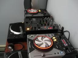 2 x Pioneer CDJ-400 Pro Player und Pioneer DJM-400 Mixer mit Blue Flight Case €8