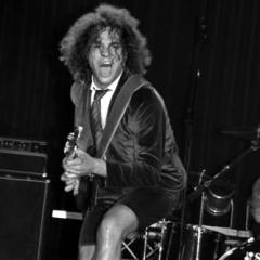 Angus und Brian für ACDC Tribute Band nahe Salzburg gesucht !