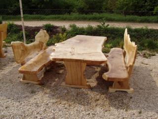 Rustikale Tische, Stühle, Bänke aus Massivholz