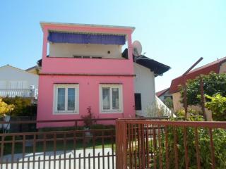 Nette Ferienwohnung in Zukve bei Vrsi - Zadar  zu vermieten fuer  bis vier Perso