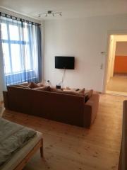 Studio Apartment In Berlin; Trendy Schillerkietz
